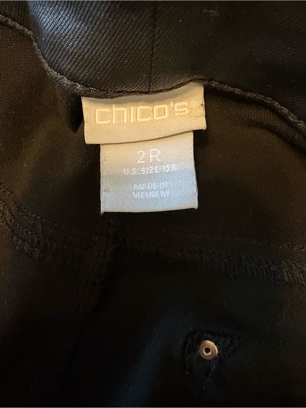 ✨ Chico’s Coated Black Straight Leg Jeans Size 2 (12) Leather Look ✨ - Picture 2 of 9